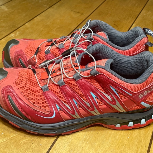Salomon XA Pro 3D 8.5 Trail Running Shoes Red Hiking Gorpcore - Picture 1 of 15